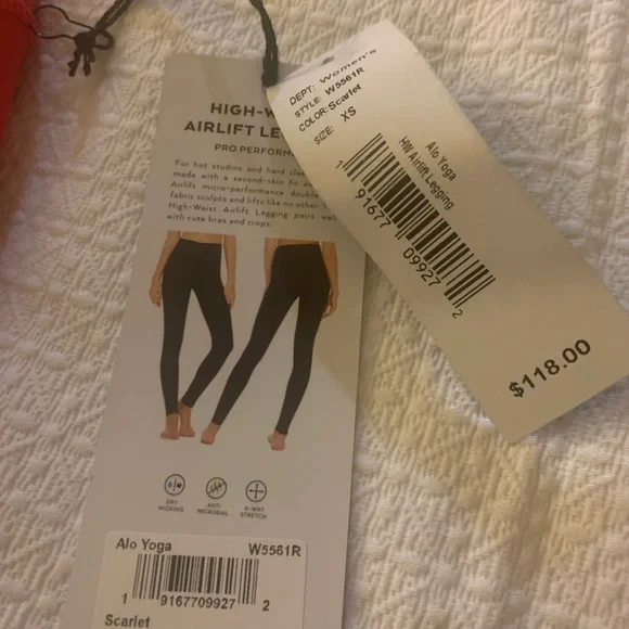 Alo High-Waist Airlift Legging in Scarlet - Picture 8 of 8